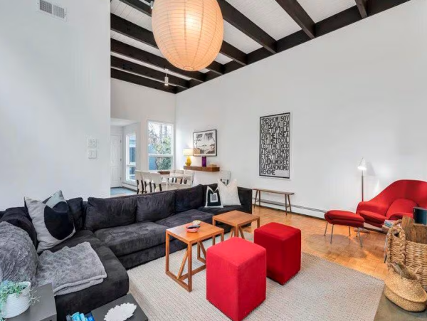 Luxurious 3-Bedroom Retreat in Hampton Bays - Your Coastal Escape Awaits